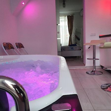 White House&Jacuzzi Apartment Sibiu Exterior foto